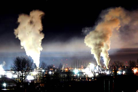 Heavy industrial pollution/Source: Gavin Schaefer-Commons