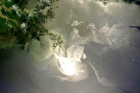 The Deepwater Horizon oil spill as seen from Space/Nasa